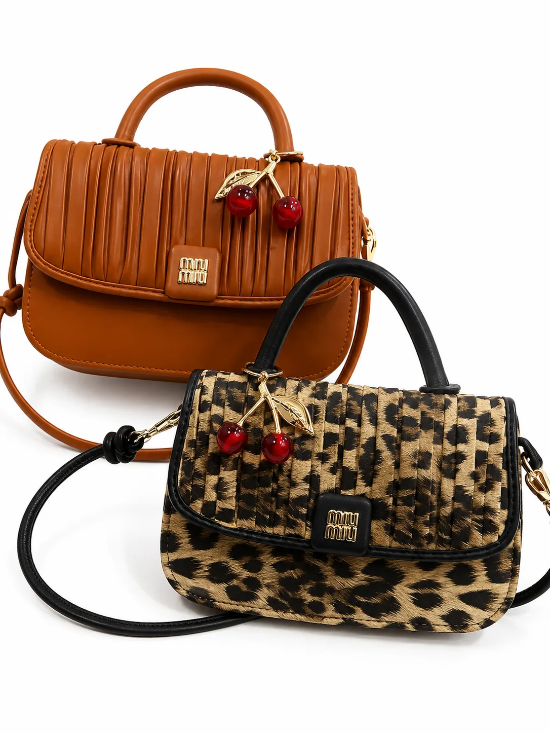 carteras con cerezas